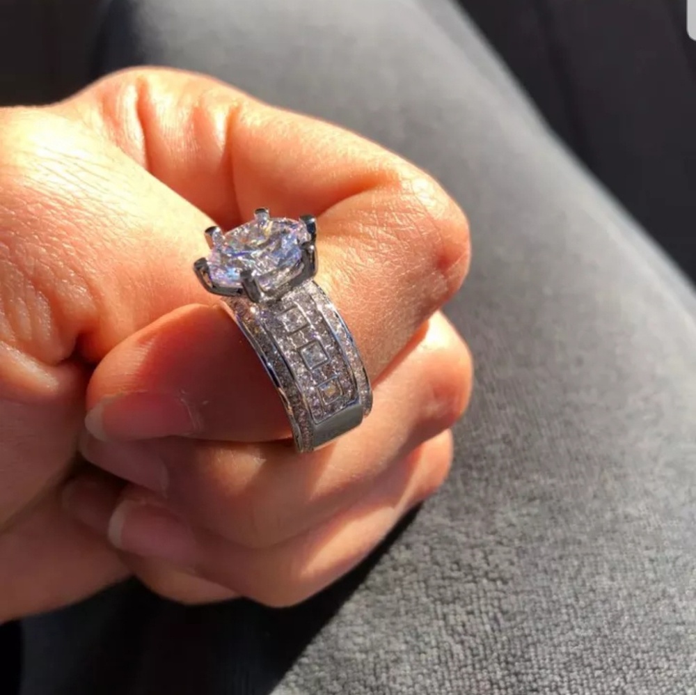 sterling silver ring with simulated diamond - Picture 6 of 9